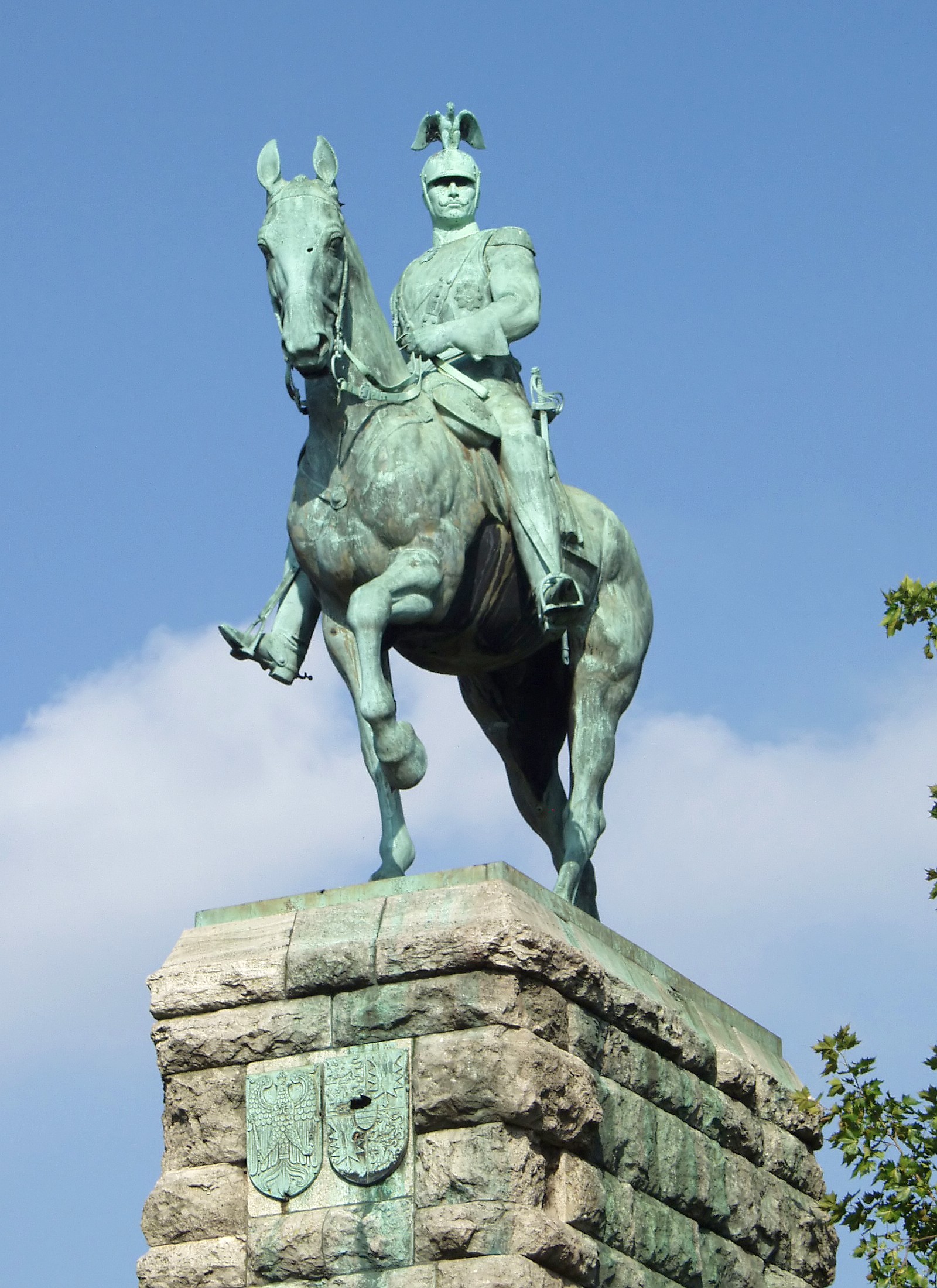 Wilhelm_II._-_Statue_an_der_Hohenzollernbr%C3%BCcke_K%C3%B6ln.jpg